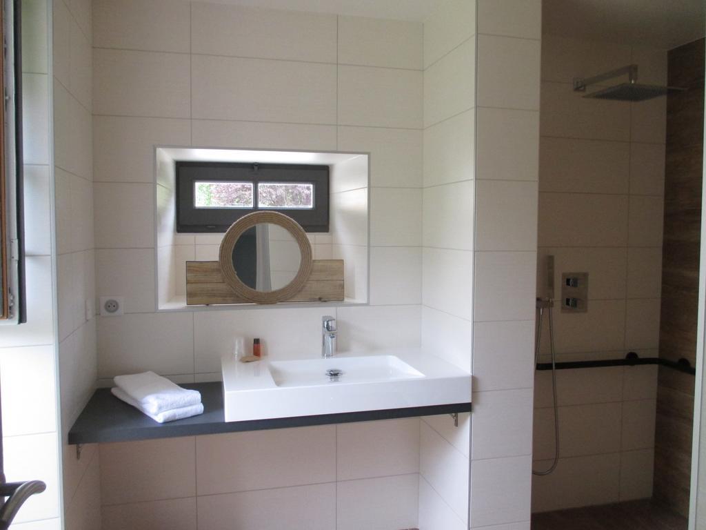 Hotel Le Saint Martin Sablé-sur-Sarthe Zimmer foto